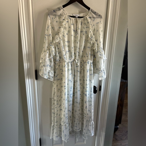 Time and Tru White Floral Dress - Picture 2 of 6